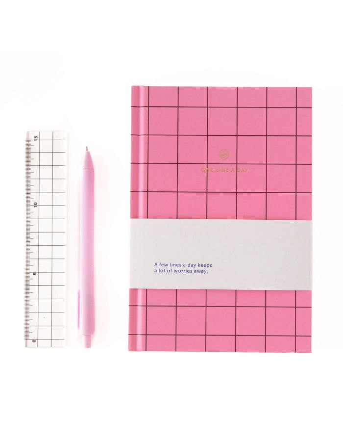A-Journal One Line a Day Tagebuch in rosa kariertem Design, 5-Jahres-Journal, Hardcover 19x13 cm.