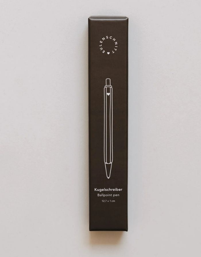 Kugelschreiber von Eulenschnitt in der Farbe Braun mit goldenem Herz Detail im  Geschenkkarton