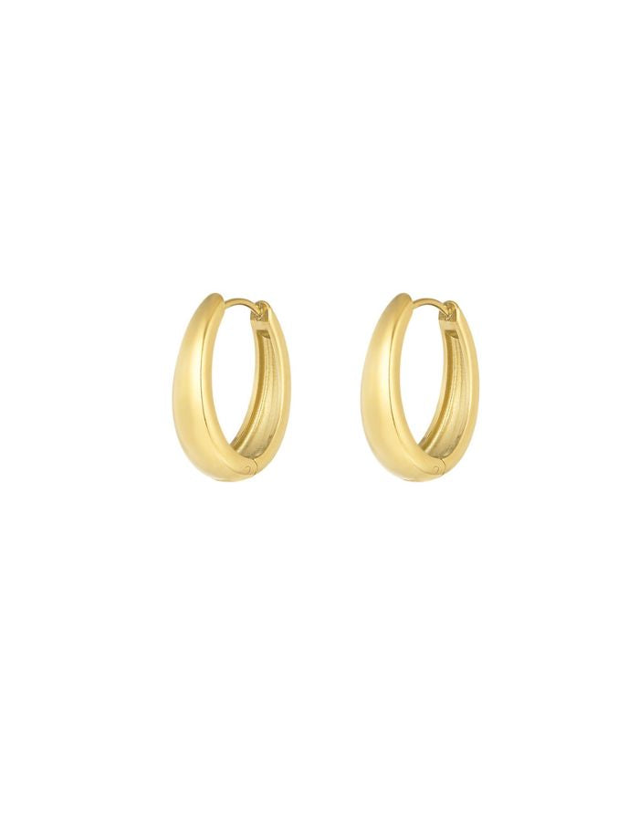 Vergoldete Classy Hoop Creolen aus Edelstahl mit zeitlosem Design und glänzender Oberfläche.