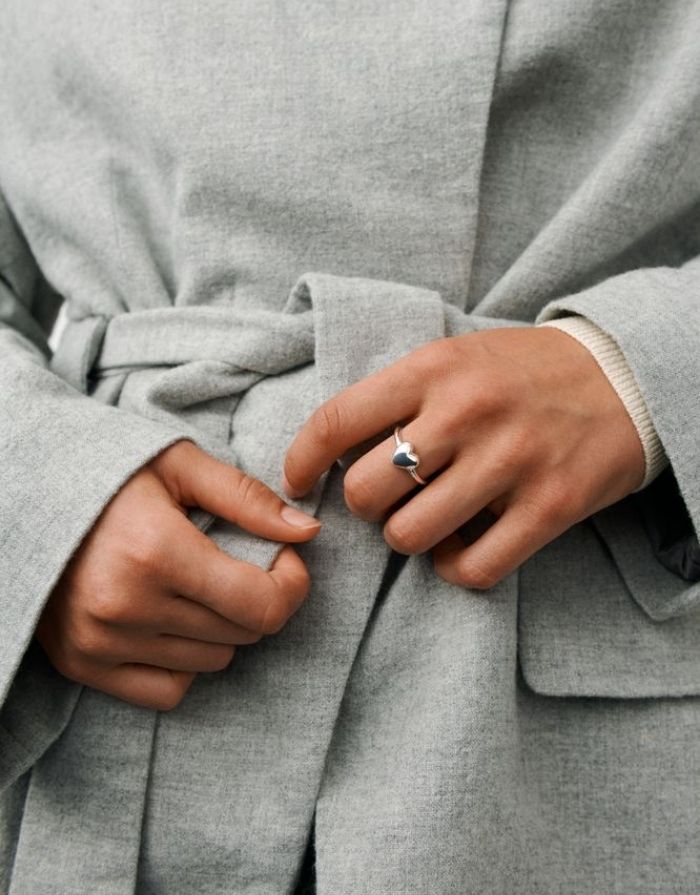 Pernille Corydon Sweetheart Ring silber mit kleinem Herz, poliert, verschiedene Größen.