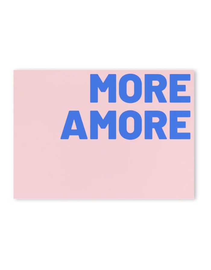 Postkarte von Herr und Frau Hempel aus hochwertiger Holzschliffpappe im DIN-A6-Format in Rosa mit der Aufschrift More Amore in Blau