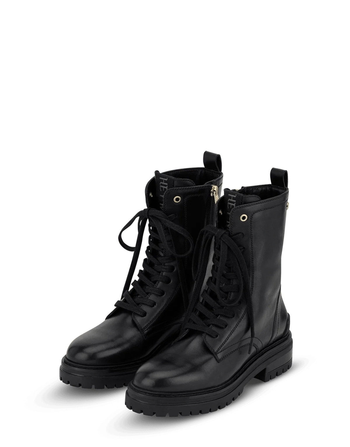 Hey Marly Signature Boot aus Leder mit Schnürung, seitlichem Reißverschluss, niedrigem Blockabsatz und goldfarbenen Details als Freisteller von der Seite
