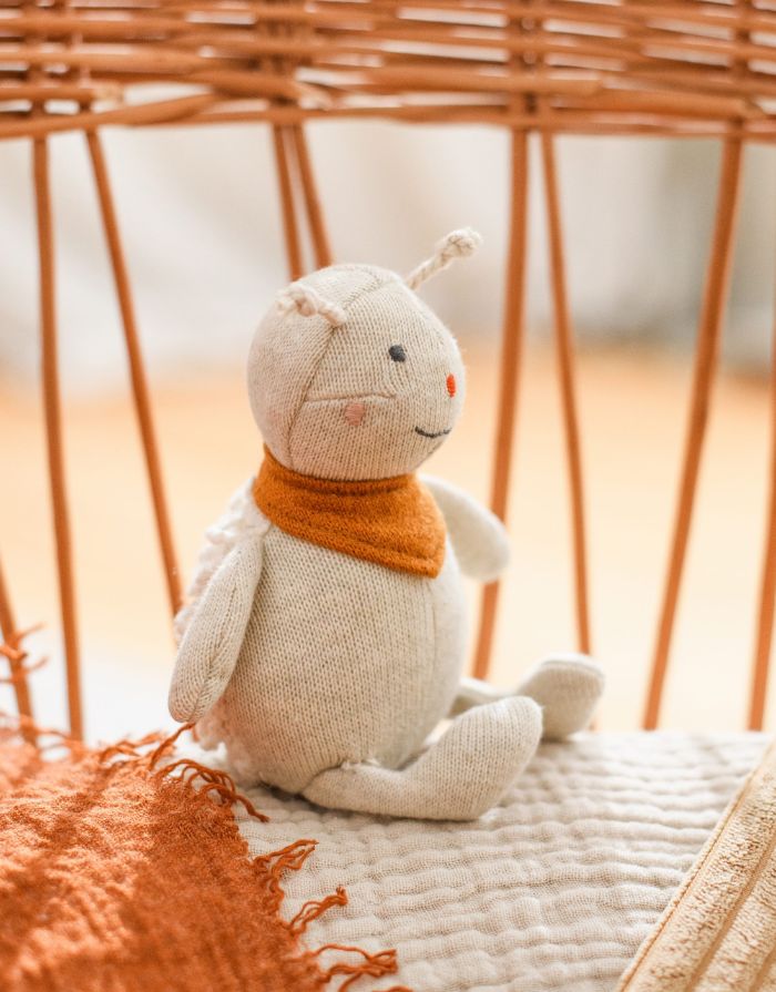 Babyrassel Marienkäfer I Creme/Rostrot/Bouclé