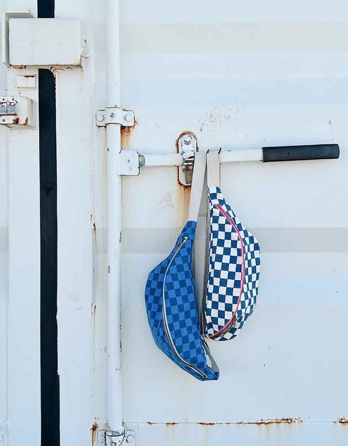 Bauchtasche I Checks Ecru Navy Blue