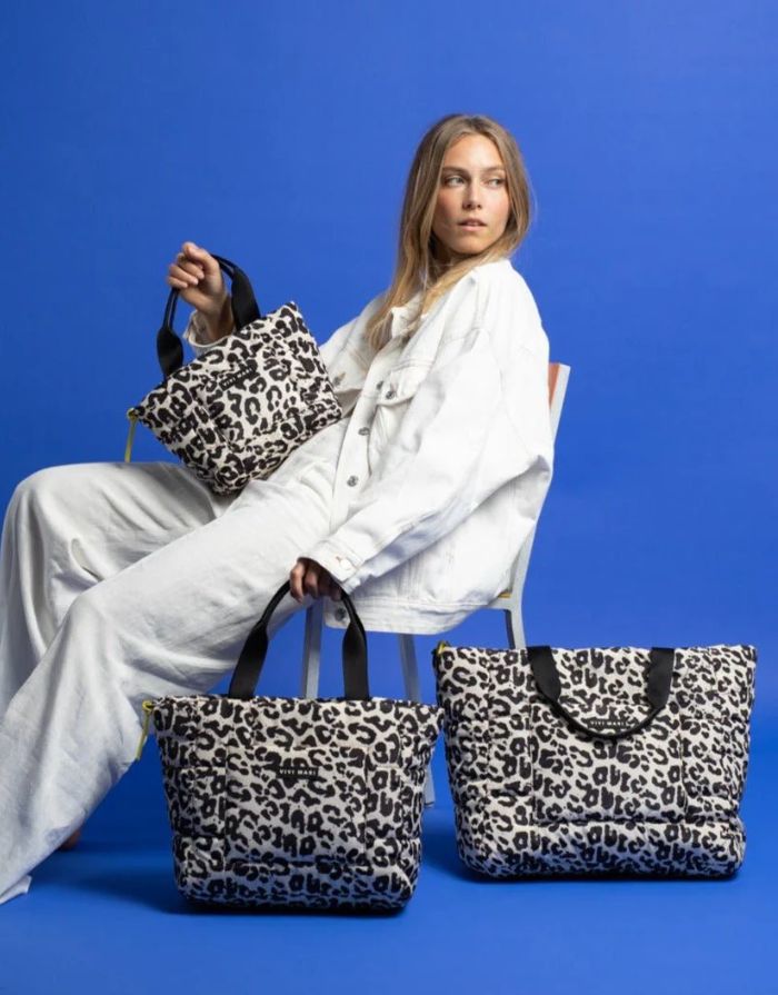 Padded Tote Bag Large I Leo Splashes Black/Sand