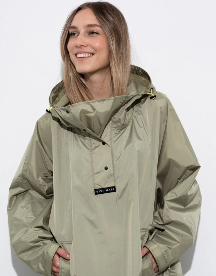 Raincoat I Solid Pale Olive