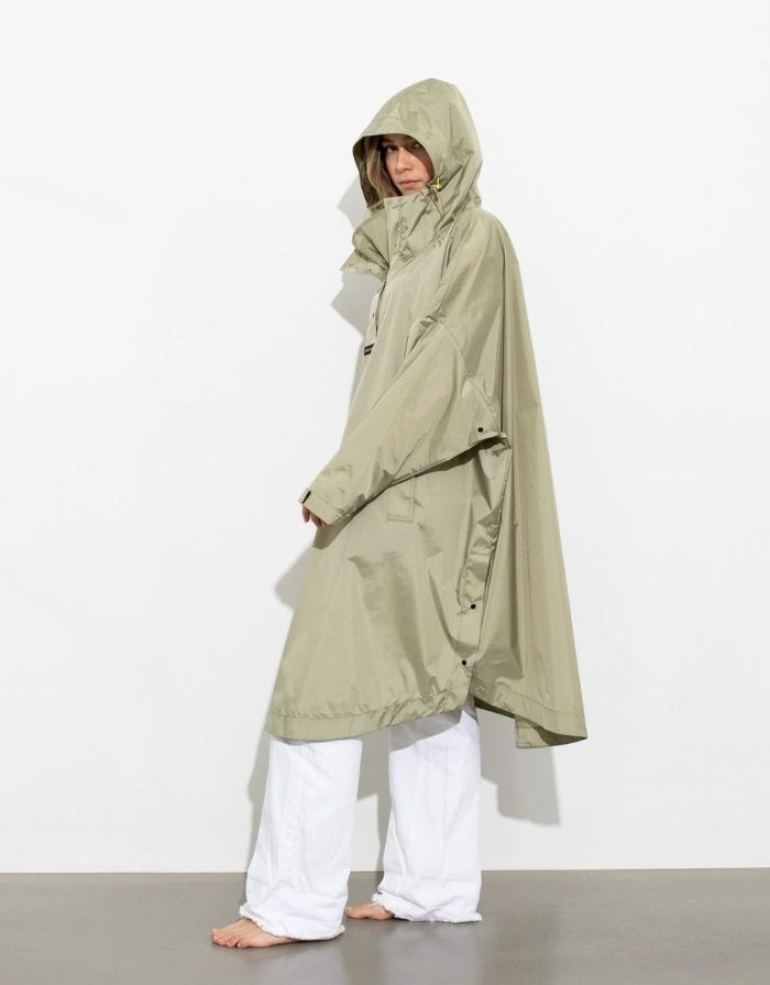 Raincoat I Solid Pale Olive