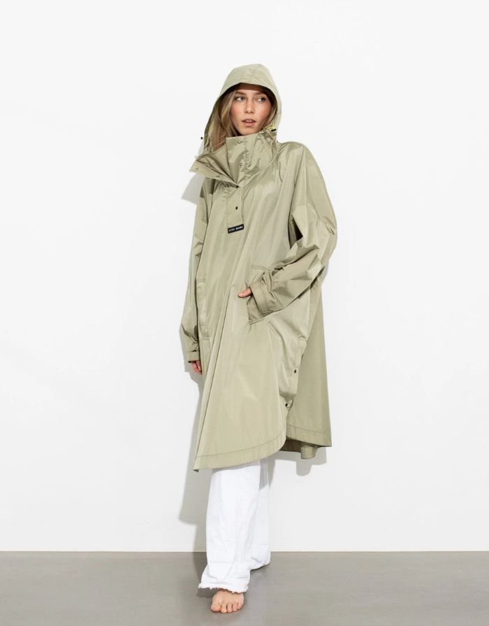 Raincoat I Solid Pale Olive